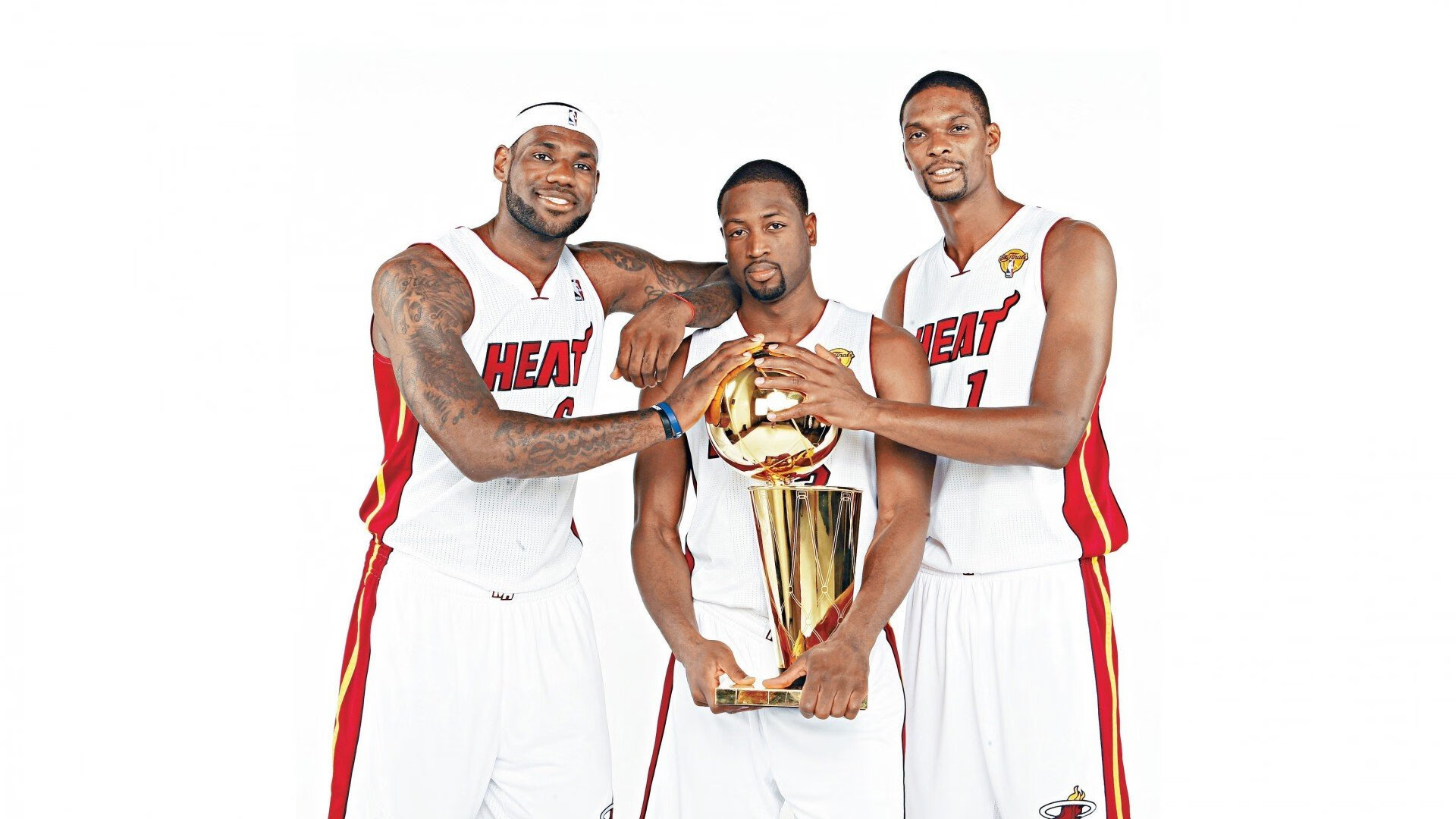 球队更换赞助商 合作条款引媒体关注，球队要求替换队员